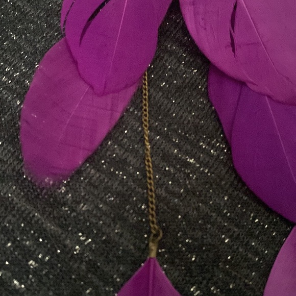 🆕Extra long 3 Purple Feather 🪶 Fish hook Earrings - Picture 2 of 4